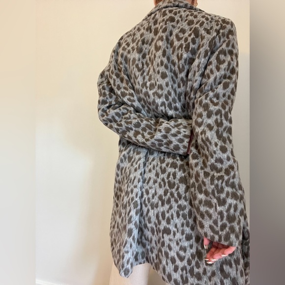 Old Navy Leopard Coat - Picture 3 of 5